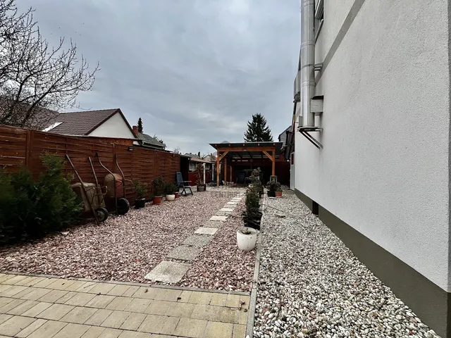 Eladó ház Győr, Sárás 72 nm