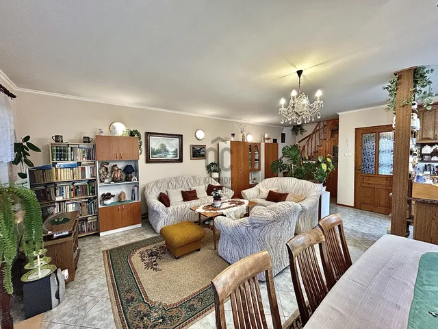 Eladó ház Dunaremete, Fő utca 101 nm