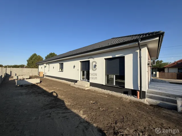Eladó ház Győr, Kisbácsa 678 nm