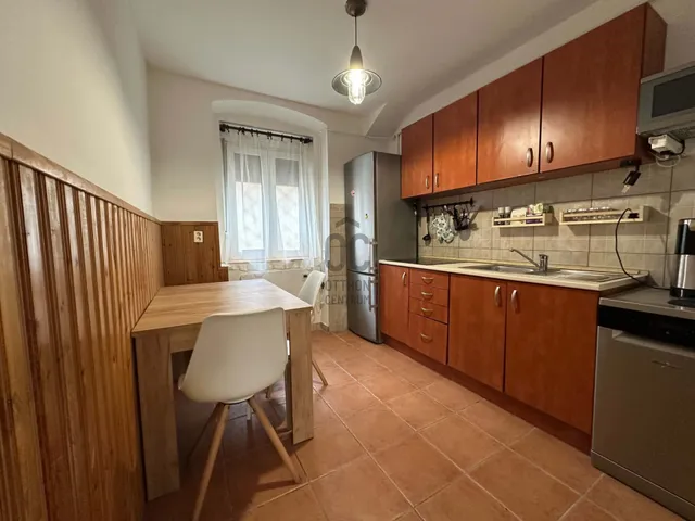 Eladó lakás Győr 32 nm