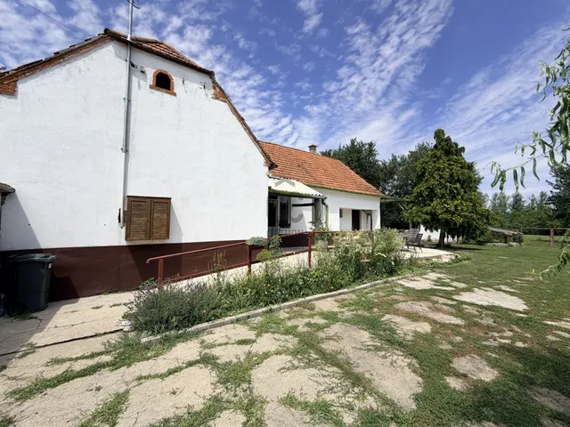 Eladó ház Szany 1907 nm