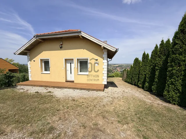 Eladó ház Nyúl 100 nm