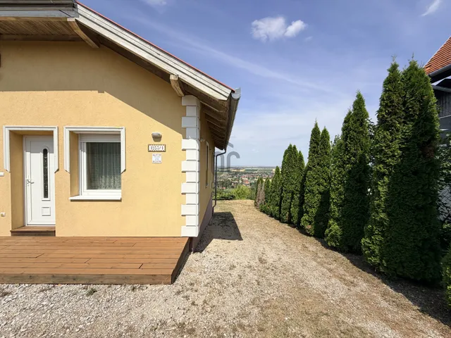 Eladó ház Nyúl 100 nm