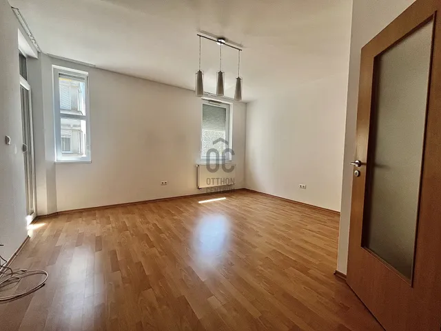Eladó lakás Győr, Révfalu 72 nm