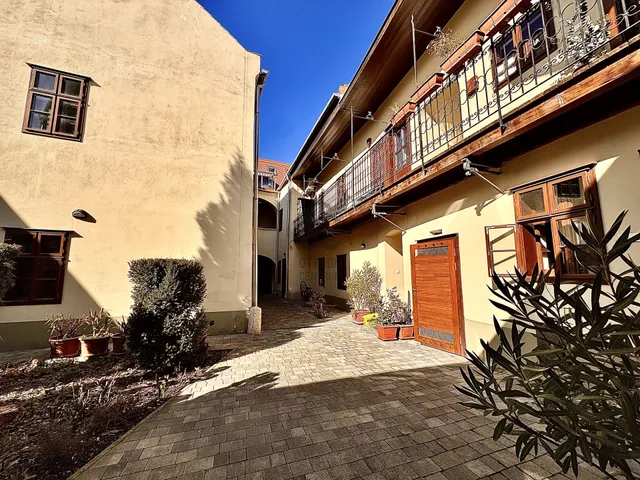 Eladó lakás Győr, Újváros 130 nm
