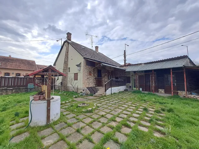 Eladó telek Budakalász 400 nm