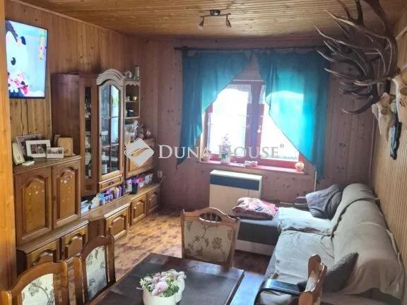 Eladó ház Nagyiván 255 nm