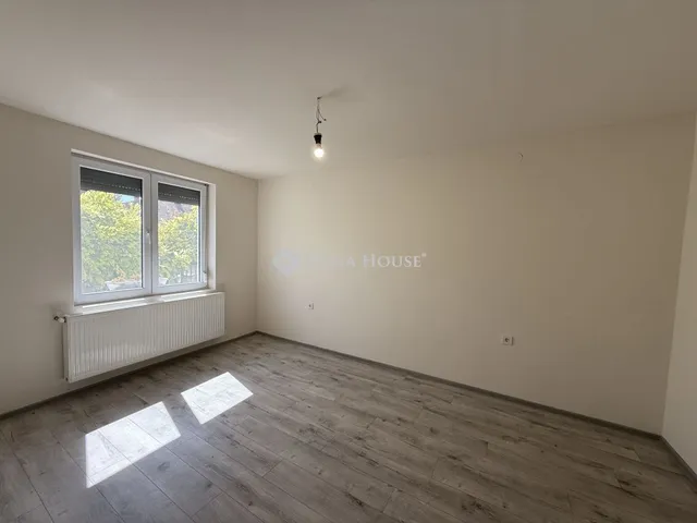 Eladó ház Abádszalók 222 nm