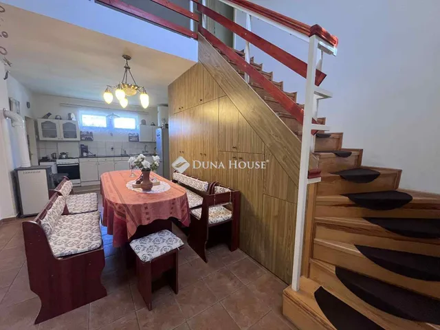 Eladó ház Tiszacsege 134 nm