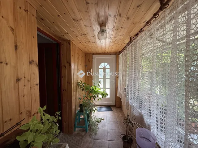 Eladó ház Abádszalók 237 nm