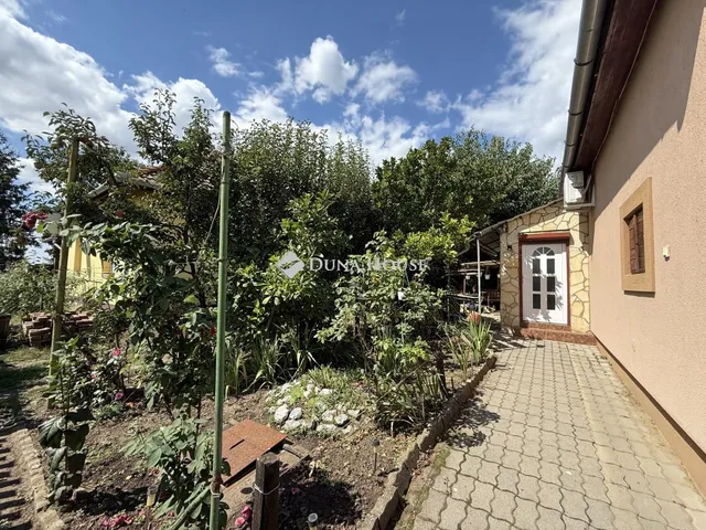 Eladó ház Abádszalók 237 nm