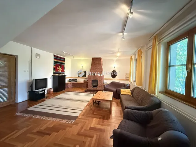 Eladó ház Poroszló 360 nm