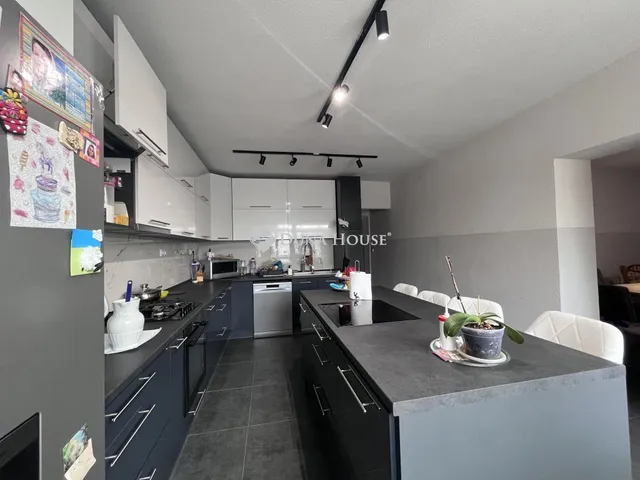 Eladó ház Polgár, Bem József utca 230 nm