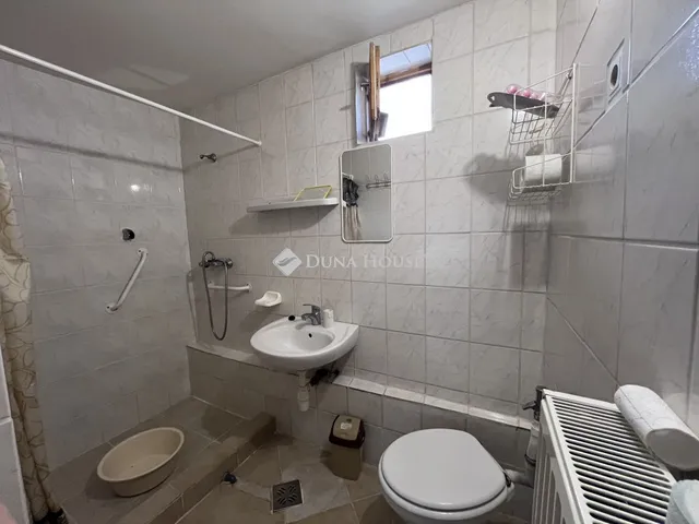 Eladó ház Tiszafüred, Belsőfokpart út 156 nm