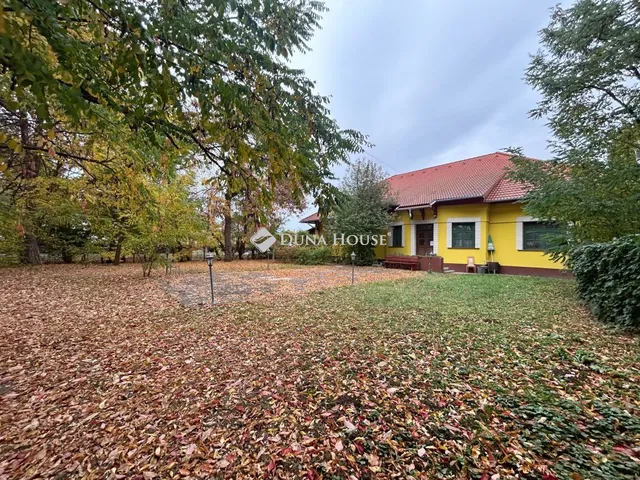 Eladó kereskedelmi és ipari ingatlan Tiszaroff, Hősök tere 344 nm