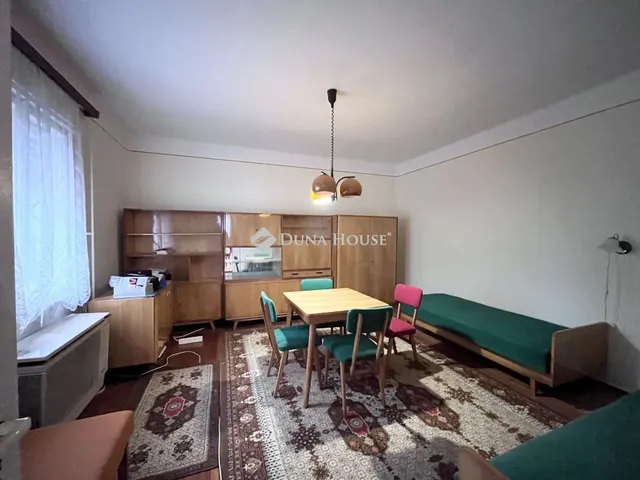 Eladó ház Tiszacsege 75 nm