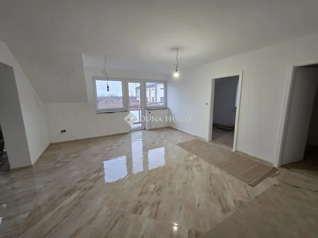 Eladó lakás Tiszafüred 70 nm