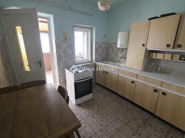 Eladó ház Poroszló 86 nm