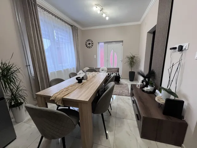 Eladó ház Tiszacsege 72 nm