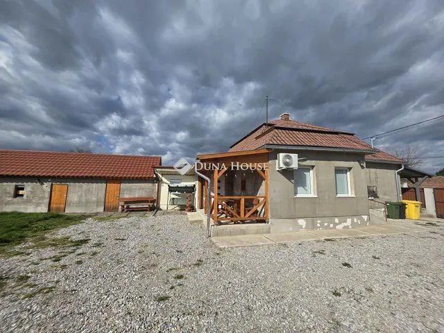 Eladó ház Poroszló 124 nm