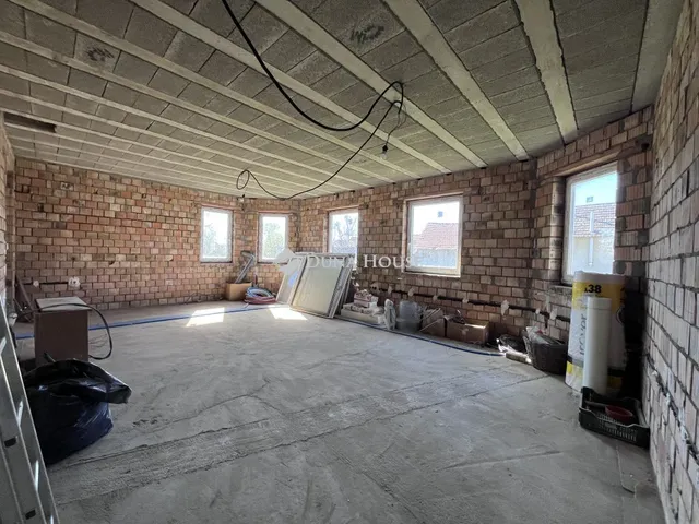 Eladó ház Egyek 140 nm