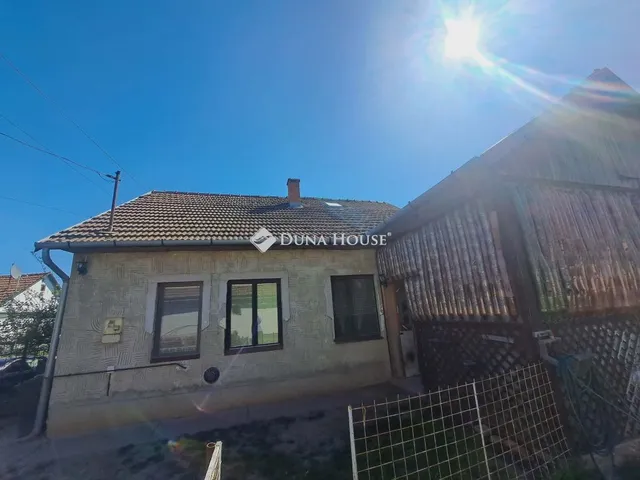 Eladó ház Tiszafüred 84 nm