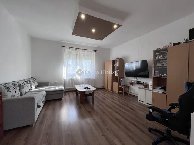 Eladó ház Tiszaszőlős, Hét vezér út 86 nm