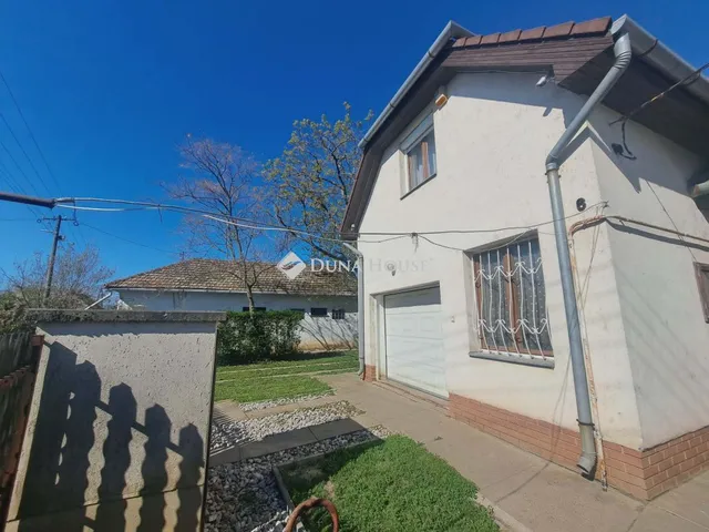 Eladó ház Kunmadaras, Arany János utca 277 nm