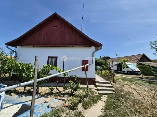 Eladó ház Tiszaszőlős 63 nm