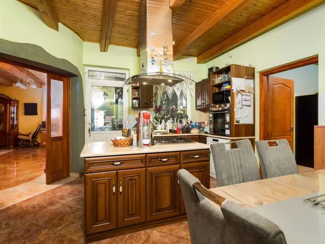 Eladó ház Gönyű 180 nm