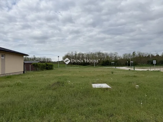 Eladó telek Nagyszentjános 868 nm