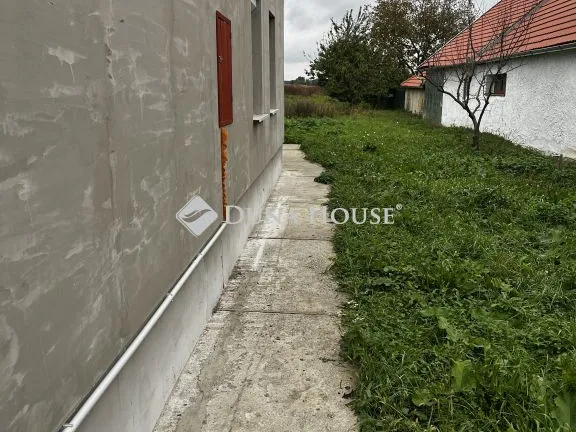 Eladó ház Bezi 86 nm