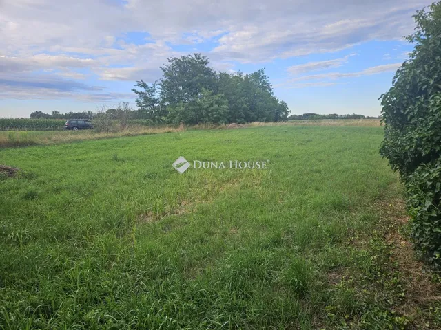 Eladó telek Győrladamér 616 nm
