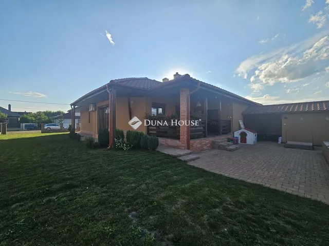 Eladó ház Győrladamér 179 nm