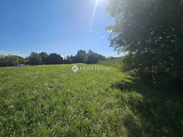 Eladó telek Vámosszabadi 2231 nm