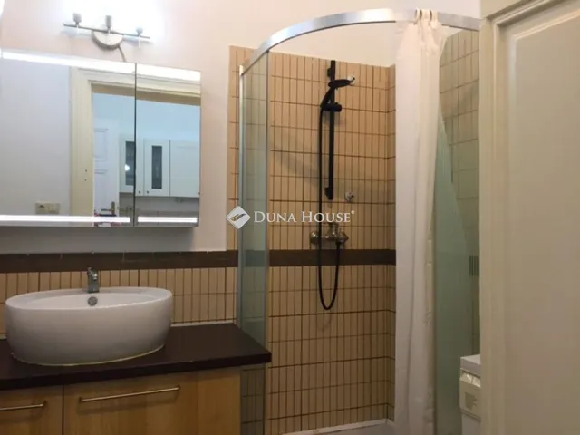 Eladó lakás Győr 113 nm