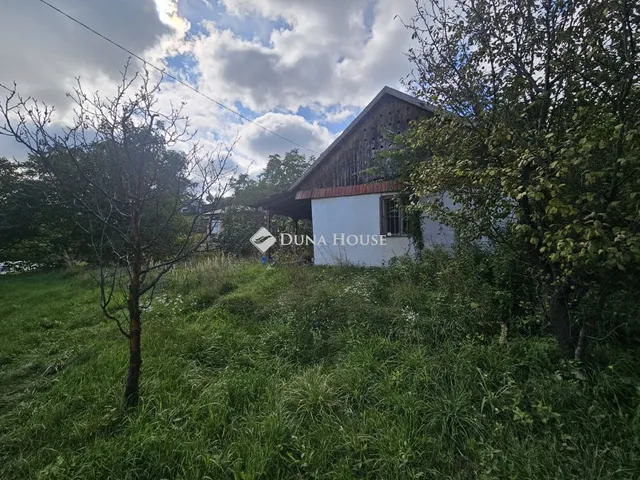 Eladó telek Győrújbarát 2520 nm