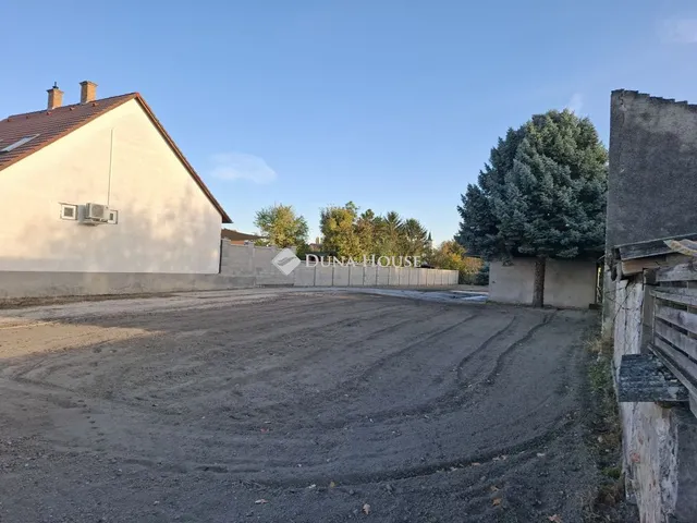 Eladó telek Győrújfalu 1098 nm