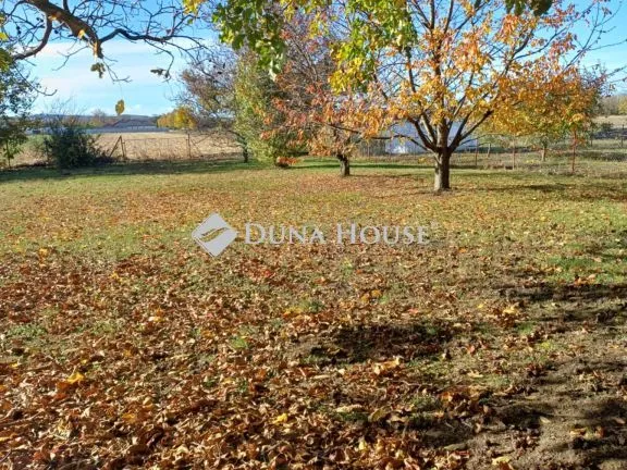 Eladó telek Pér 819 nm