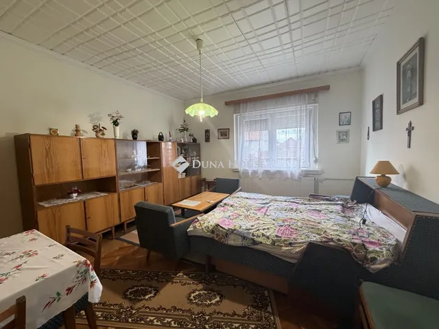 Eladó ház Abda 100 nm