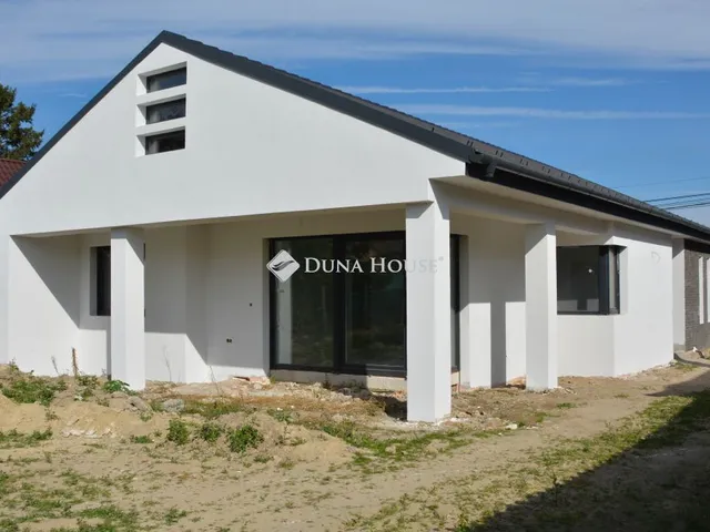 Eladó ház Nyúl 110 nm