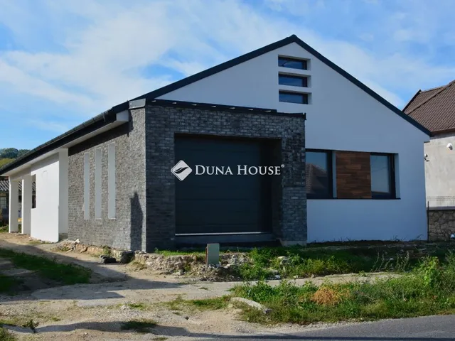 Eladó ház Nyúl 110 nm