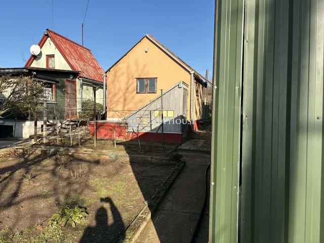 Eladó telek Vértesszőlős 1412 nm