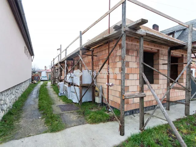 Eladó ház Jánossomorja 198 nm