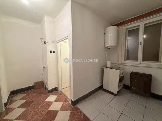 Eladó lakás Győr 35 nm