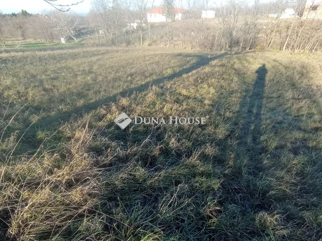 Eladó telek Győrság 4899 nm