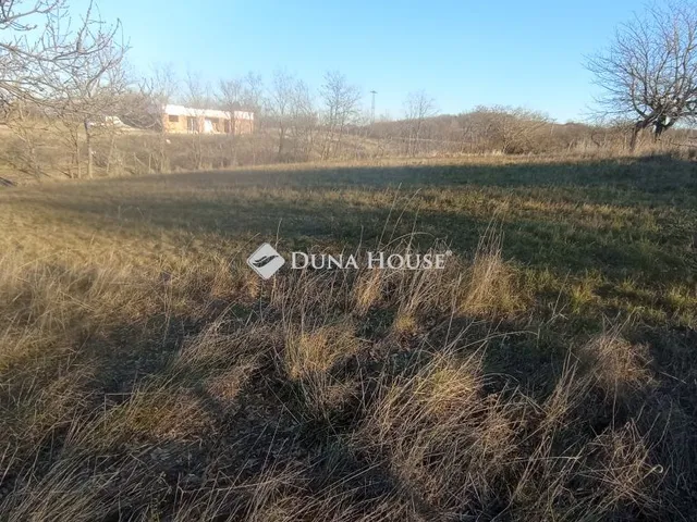 Eladó telek Győrság 4899 nm