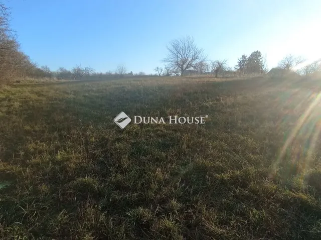 Eladó telek Győrság 4899 nm