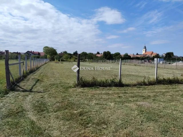 Eladó telek Osli 2028 nm