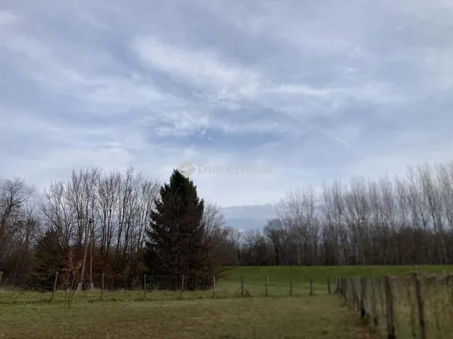 Eladó telek Bodonhely 690 nm